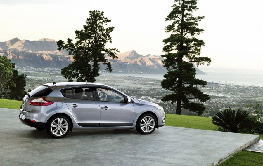  Renault Megane Hatch 2008 года  (фото 14 из 19)